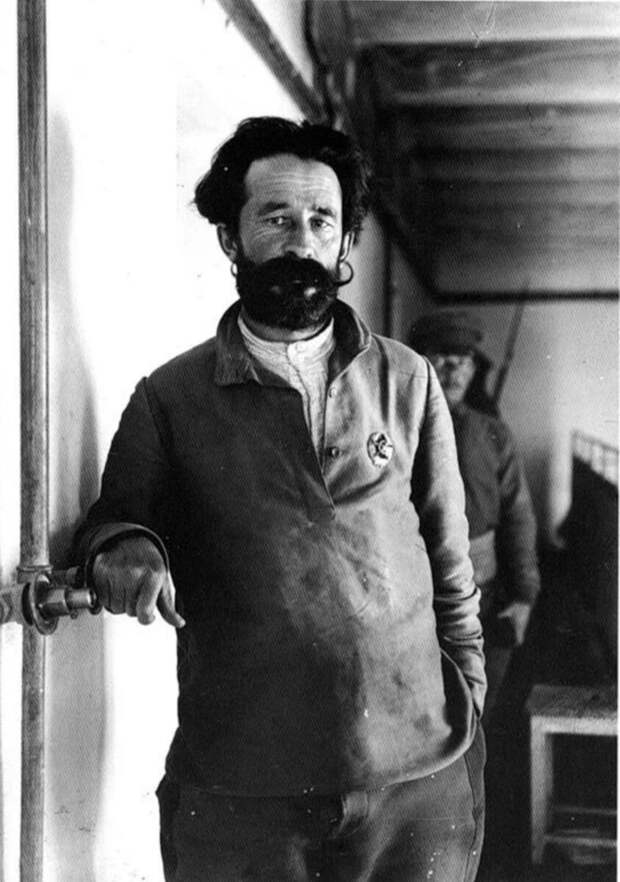 Последнее фото Филиппа Миронова. На груди орден Красного Знамени. 