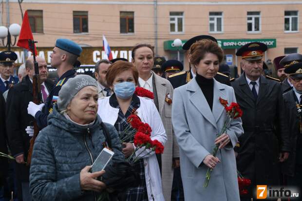 В Рязани прошла церемония возложения цветов и гирлянды Воинской славы