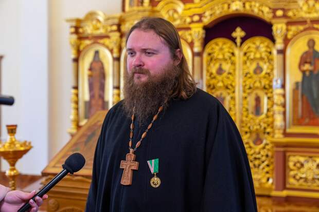 Священник Фетисов объяснил, почему православных не нужно поздравлять с годом лошади