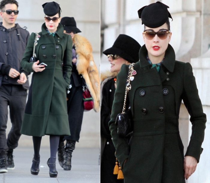 Dita Von Teese на улицах города. 