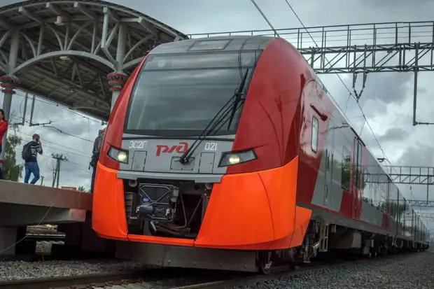 В Пушкино погибла пятиклассница, которую затянуло под электричку потоком воздуха В Пушкино погибла пятиклассница, которую затянуло под электричку потоком воздуха