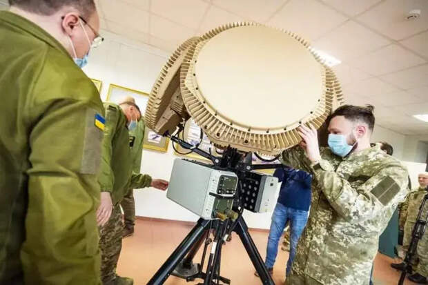 Российский дрон эффектно сжег израильскую РЛС RADA ВСУ в Сумской области