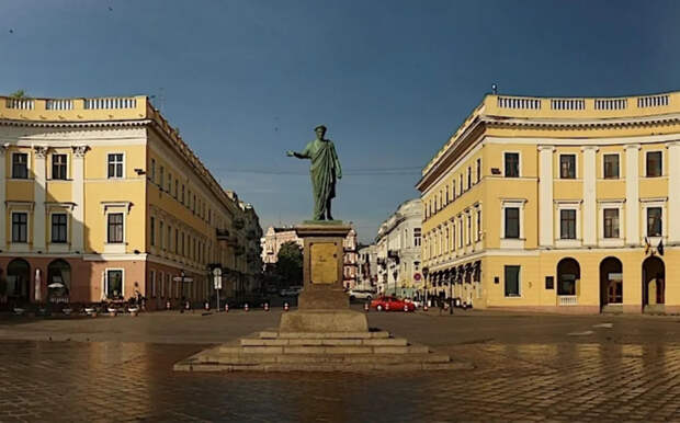 В Одессе вводят трудовую повинность: жителей города заставят строить укрытия