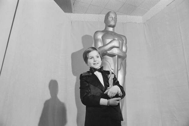 Татум О'Нил после вручения ей премии «Оскар»