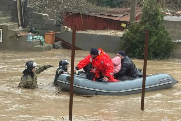 Путин поручил МЧС и властям Дагестана помочь пострадавшим от наводнения