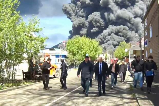 Глава МЧС сообщил об остановке всех утечек нефти в Туапсе после атаки ВСУ