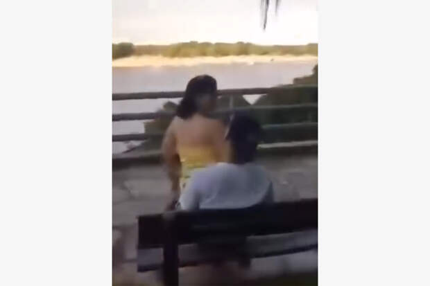 Женщина застала жену брата на коленях своего возлюбленного и подралась с ней