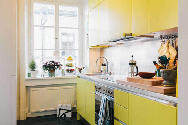 Кухонный гарнитур в разных цветах: от сочного желтого до успокаивающего серого