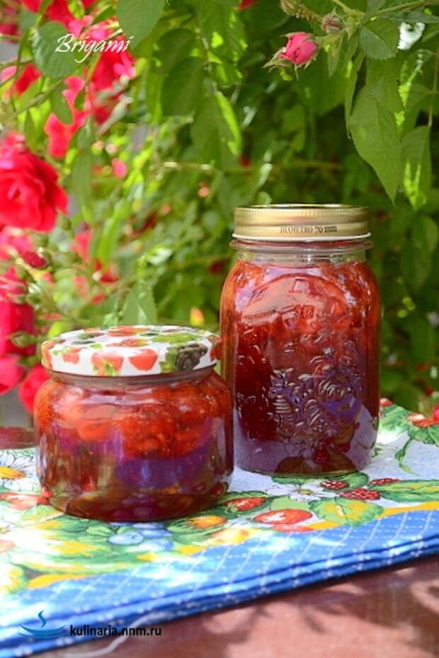 Клубничный конфитюр и печеньки бонусом