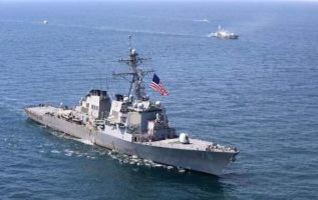 Россия начала следить за вошедшим в Черное море эсминцем США