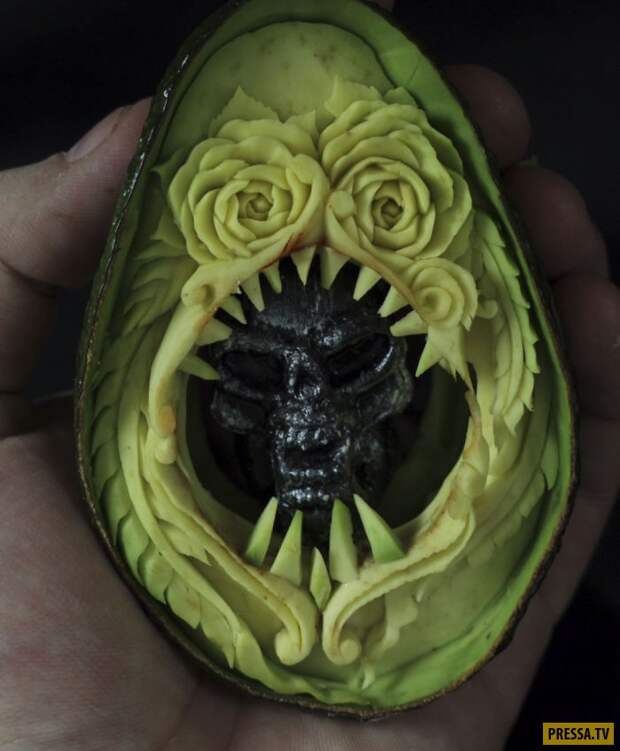 Художник показал, как превратить авокадо в ночной кошмар (5 фото)