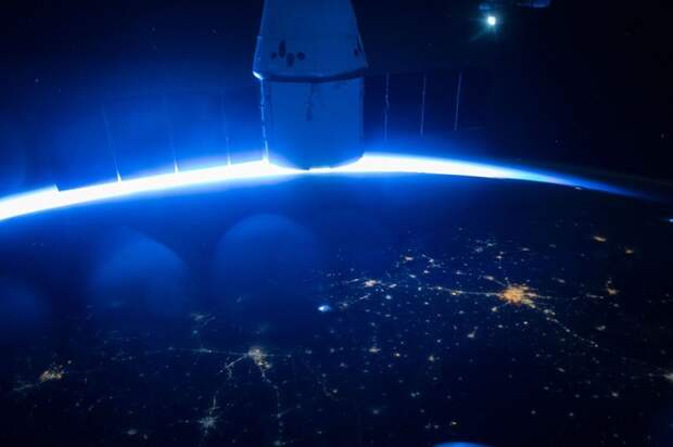 Вид Земли с частного космического корабля.