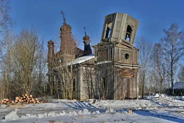 В Тверской области рухнул очередной древний храм