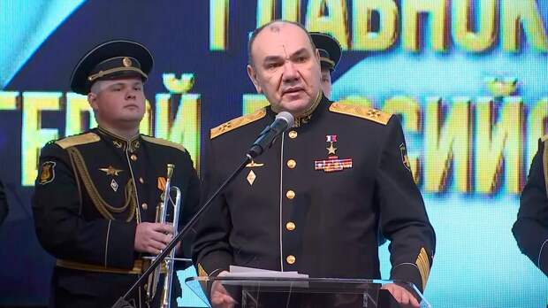 Моисеев вручил награды женщинам в преддверии 8 Марта