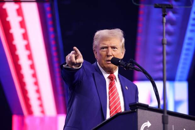 Скандал вокруг «файлов Эпштейна»: что предпримет президент США