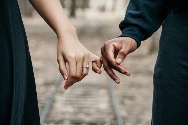 Как разлюбить человека: почему мы не можем отпустить любовь и можно ли с этим что-то сделать – рассказывает психолог