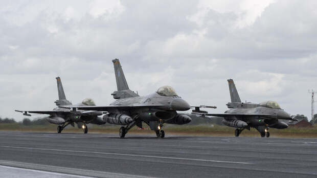 На Западе испугались слов Путина об ударах по аэродромам с F-16