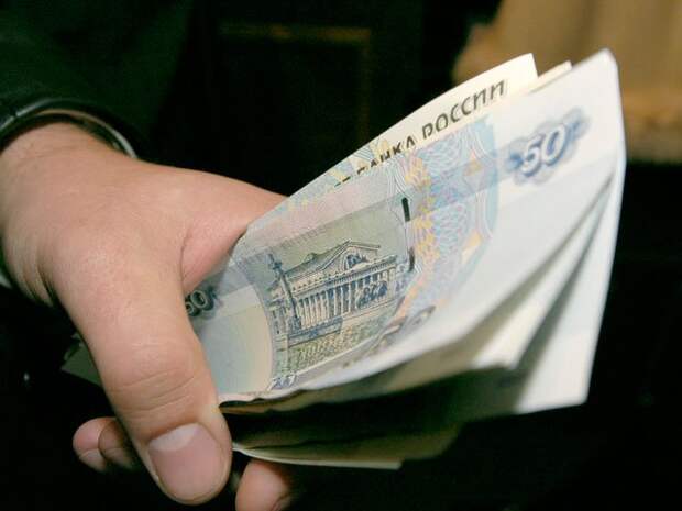 Госдума может повысить МРОТ в России до 6,5 тысяч рублей