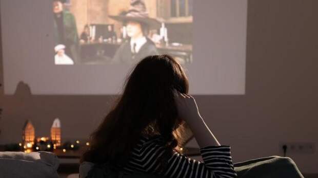 Вселенные, которые никогда не пересекутся: в чем суть негласной «войны» миллениалов и зумеров