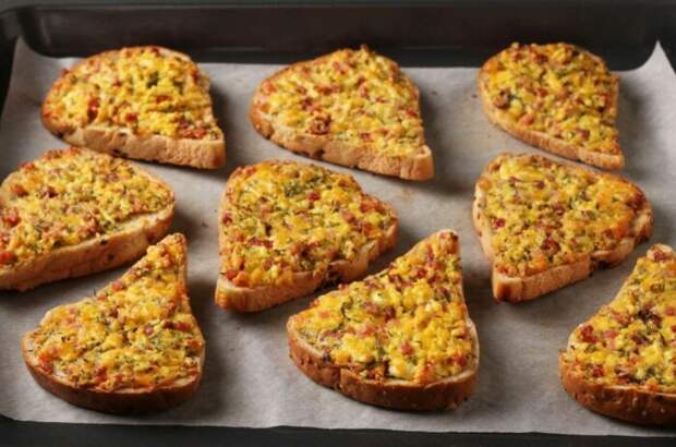 Горячие бутерброды с колбасой. \ Фото: bing.com. Горячие бутерброды с колбасой. \ Фото: bing.com.