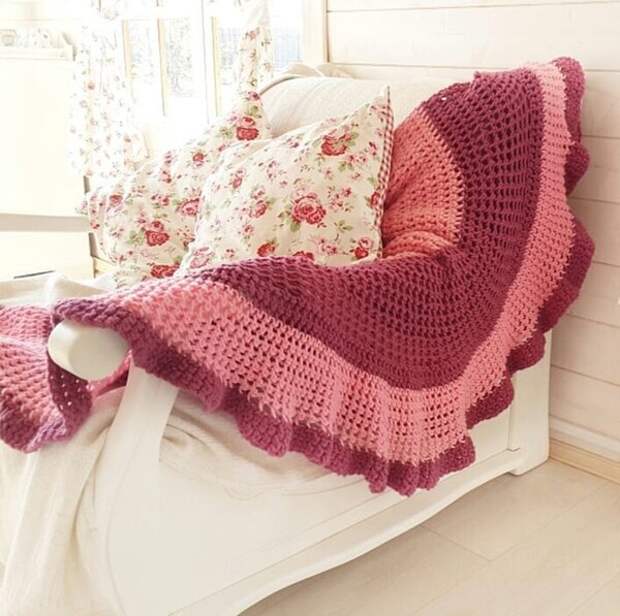 Фото : Усадьбушка Вязаный плед связан подругой