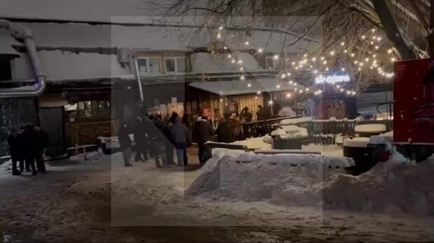 Силовики избили корреспондента РЕН ТВ во время рейда на фестивале в Москве