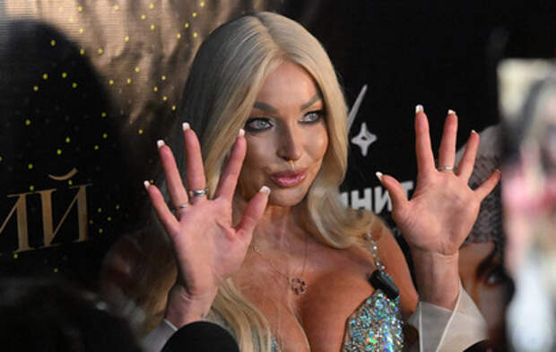 Анастасия Волочкова на Мальдивах сверкнула сочными вишенками