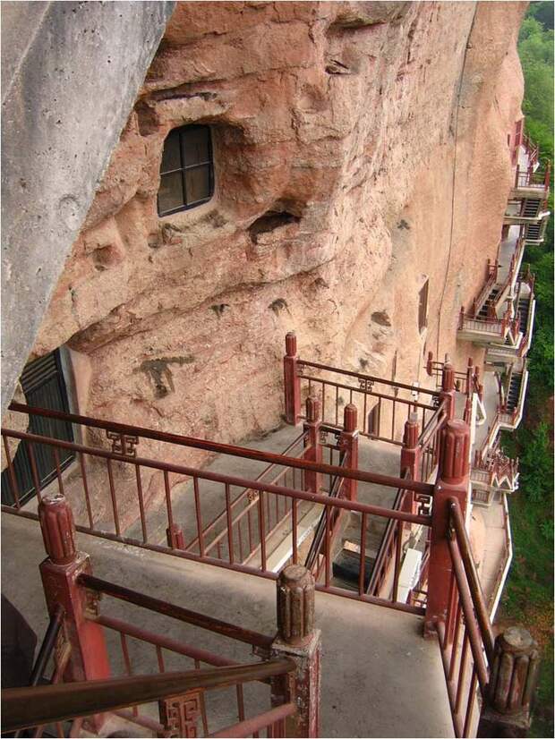 Гроты Майцзишань Maijishan Grottoes 15 Гроты Майцзишань