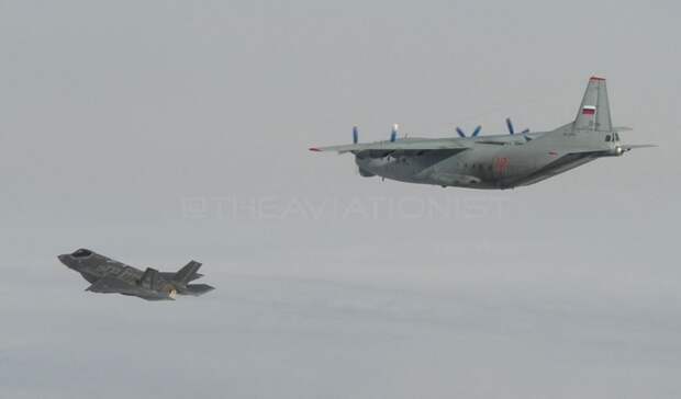 Истребитель ВВС Италии F-35 решился на исторический перехват Ан-12 ВКС РФ и был высмеян