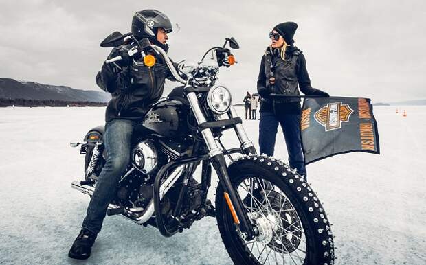 Harley-Davidson: гонки на пылающем льду