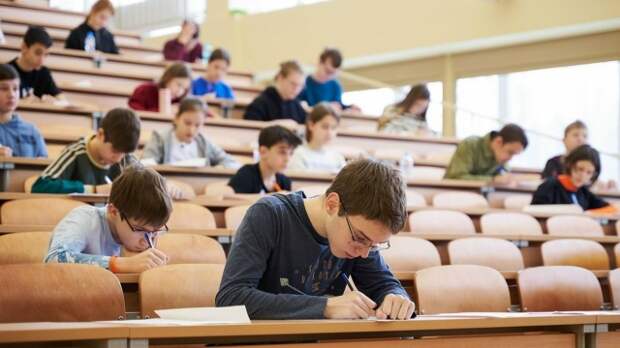 Свыше 200 тыс. московских школьников приняли участие в первом этапе олимпиады «Готов к жизни в умном городе»