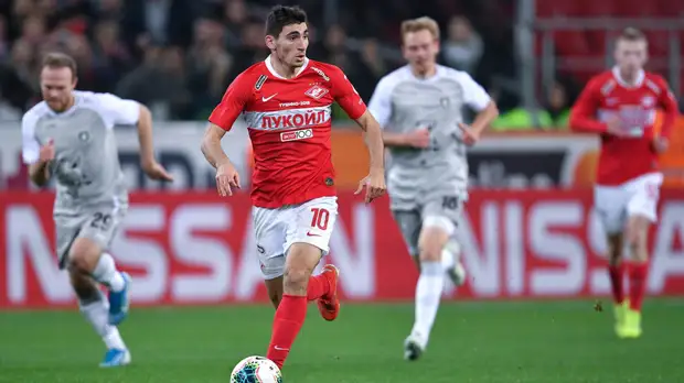 Встреча братьев Бакаевых, дуэль Слуцкого с Тедеско и травма Кварацхелии: чем интересен матч РПЛ «Рубин» — «Спартак»