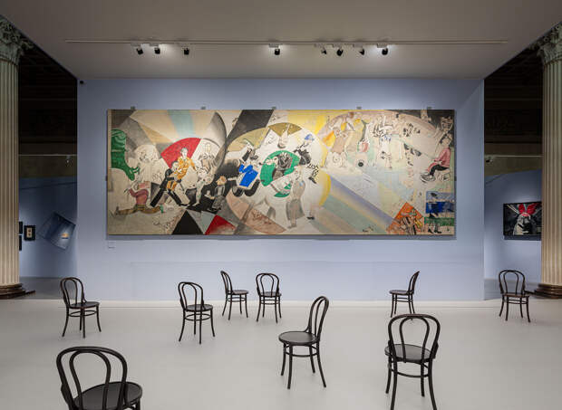 Экспозиция выставки «Марк Шагал. Радость земного притяжения»