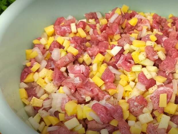 Соседка Казашка подсказала. Тесто для мантов которое не рвется и не липнет — идеальный рецепт