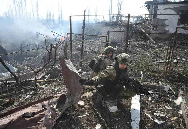 «Отказывается признавать реальность»: как Зеленский намерен спасать «защитников» Мариуполя