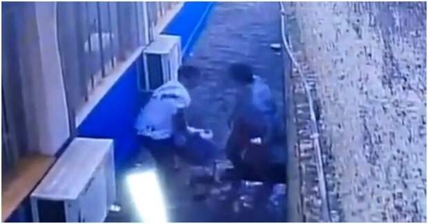 Заключенным в Бразилии удалось сбежать из тюрьмы с помощью подкопа