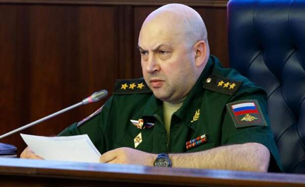 На фото: Главком Воздушно-космических сил РФ Сергей Суровикин