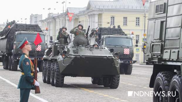 Глава Екатеринбурга заверил: парад и салют на День Победы будут