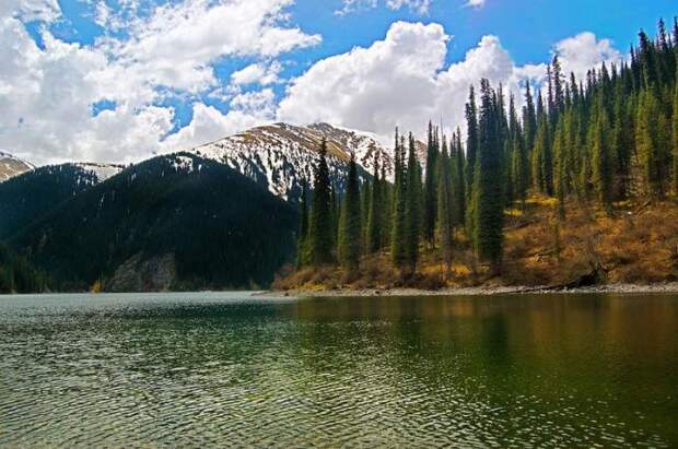 Затопленный лес озера Каинды, Кайнды, (Lake Kaindy), КазахстанЗатопленный лес озера Каинды, Кайнды, (Lake Kaindy), Казахстан