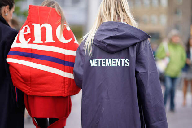 КАК ВЫГЛЯДЕТЬ СТИЛЬНО В ДОЖДЬ - УЧИМСЯ У ГЕРОЕВ STREET STYLE-ХРОНИКИ - ФОТО