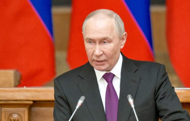 Путин предупредил об угрозе экологической катастрофы после удара по Туапсе. Как в городе устраняют последствия атаки?