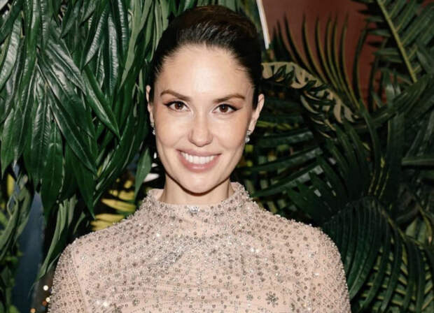 «Глаз не оторвать!»: новое фото Муцениеце с мужем вызвало ажиотаж в соцсетях