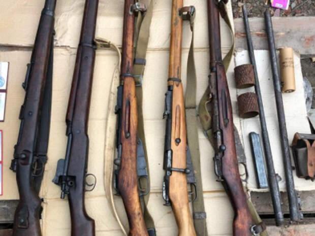 Полиция изъяла у Симферопольца оружие и боеприпасы времен Второй мировой войны