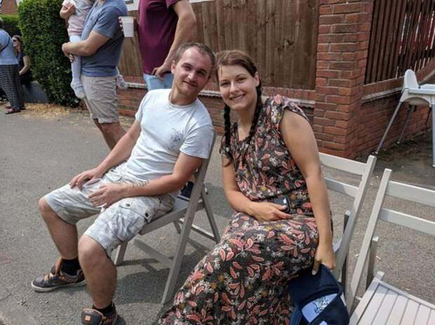 Экстремальная романтика: влюбленные чуть не упали в водопад во время предложения руки и сердца