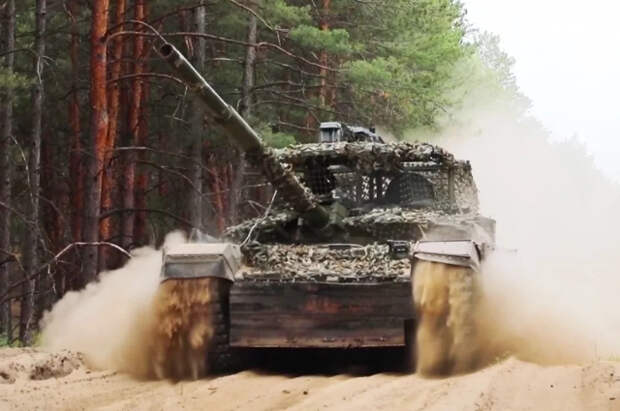 Танк Т-72Б3М ВС России в Харьковской области уничтожил опорные пункты ВСУ