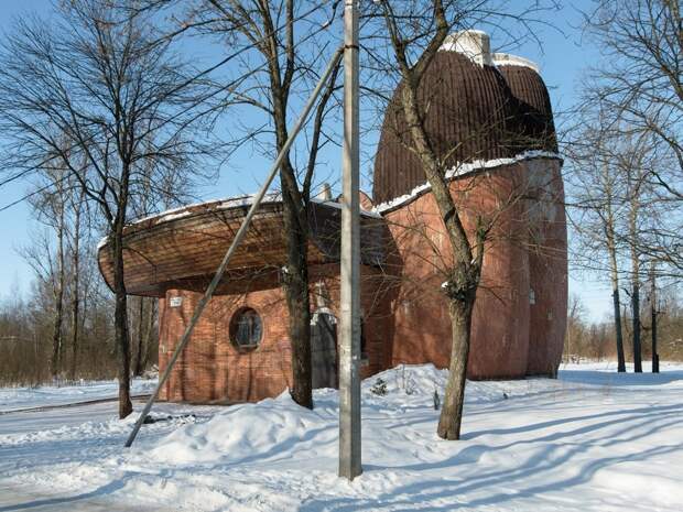 Лодки или грибы: Самая необычная церковь России
