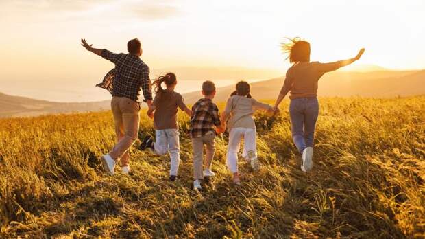 В Адыгее при реализации нацпроекта "Семья" в 2025 году особое внимание уделялось адресной помощи