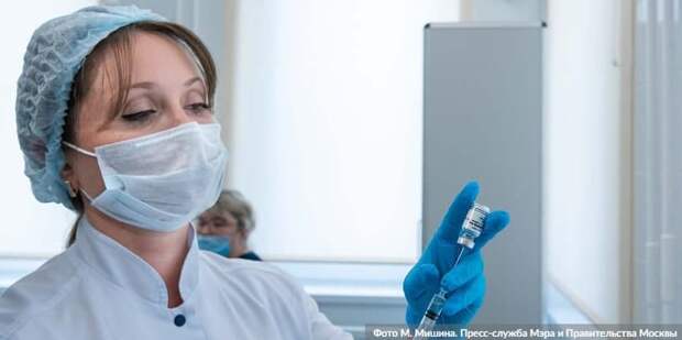 Главный Санитарный врач Москвы ввела обязательную вакцинацию в сфере услуг