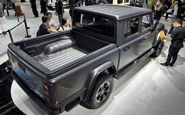 Неразрезные мосты, турбодизель Nissan и отсутствие защиты картера — чего еще ждать от пикапа бренда 212