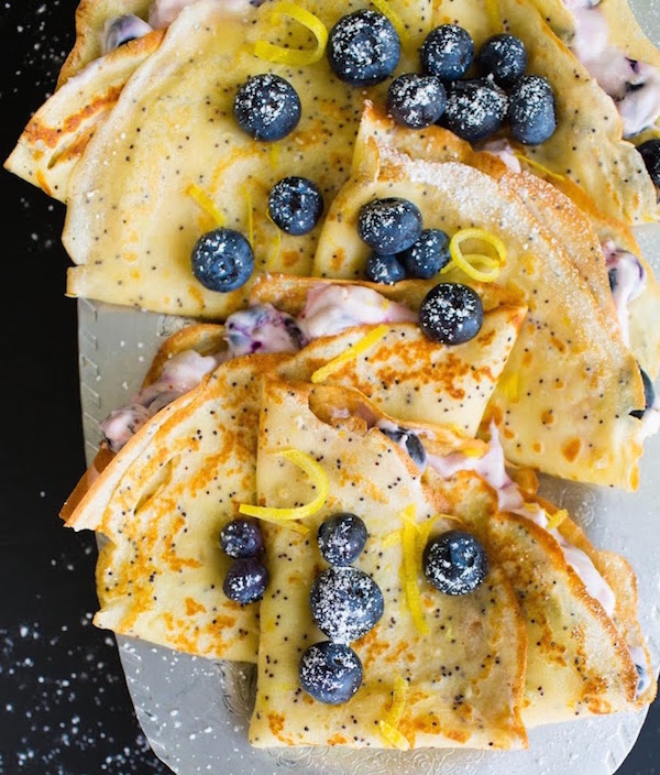 блины с черникой